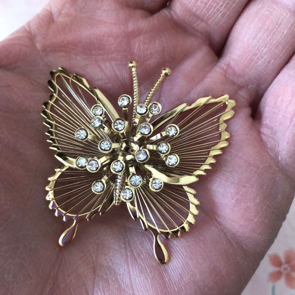 Gorgeous NEW Vintage Monet Signed Butterfly Brooch - Picture 3 of 4